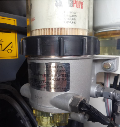 进口铣刨机油水分离器总成2645466 进口铣刨机油水分离器总成2645466